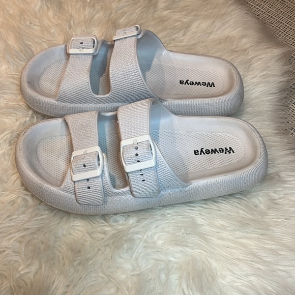 Women’s white pillow slipper saddles size 9 - Picture 4 of 8